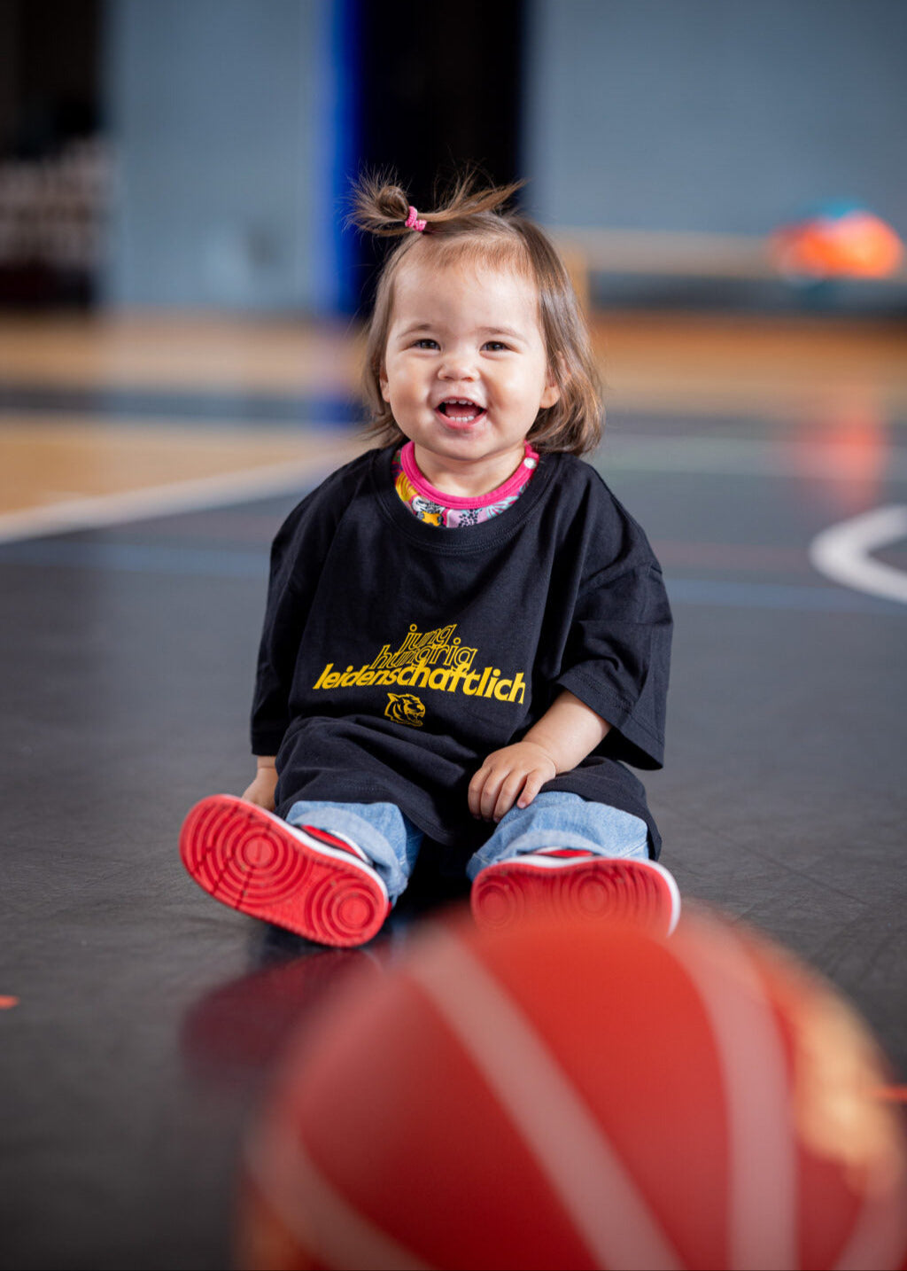 KIDS Shirt Jung, hungrig, leidenschaftlich schwarz