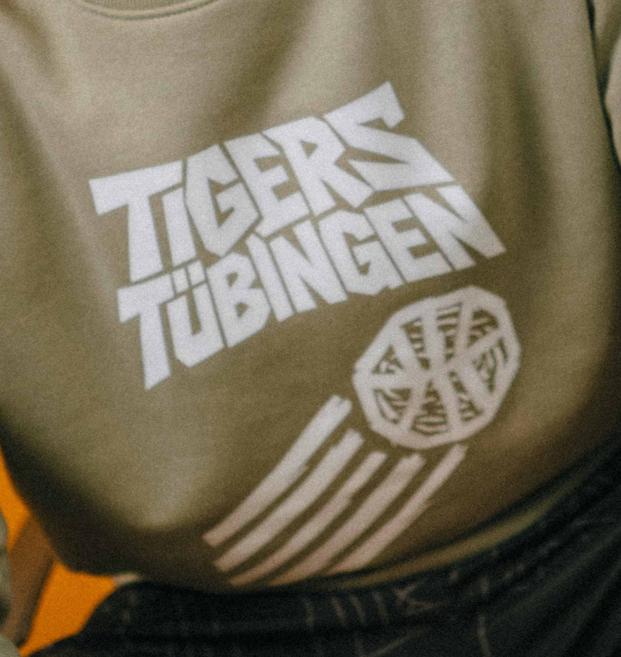 Crewneck Graffiti salbeigrün